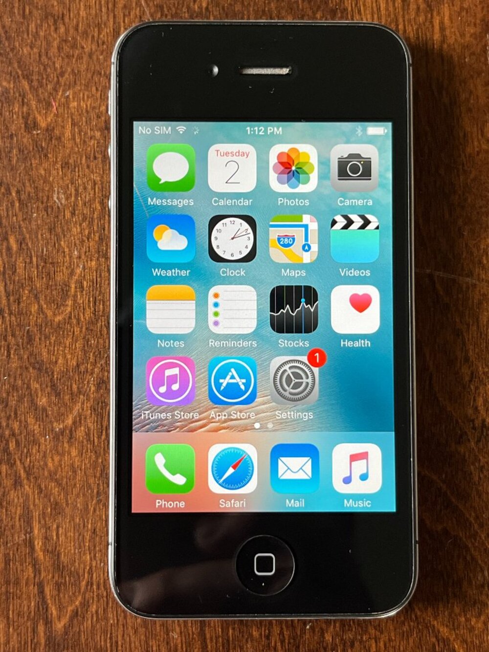 Apple iPhone 4S Black 8GB Model A1387 with Case and Original Box